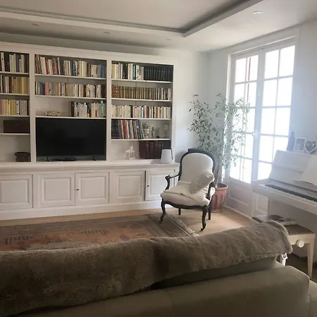 : Avec Terrasse, 2 Ch. Et Parking Au Coeur Historique - Fr-1-792-34 Appartamento Saint-Jean-de-Luz