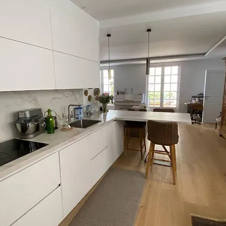 Lejlighed : Avec Terrasse, 2 Ch. Et Parking Au Coeur Historique - Fr-1-792-34 Saint-Jean-de-Luz