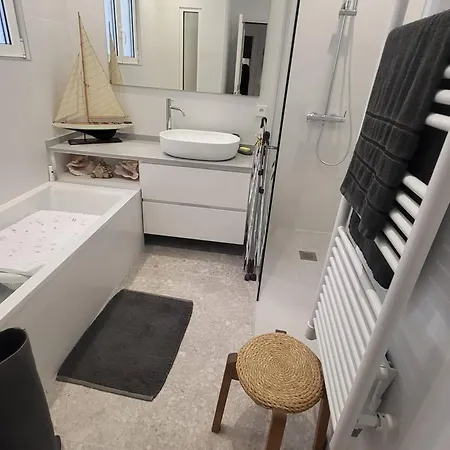 Apartmán : Avec Terrasse, 2 Ch. Et Parking Au Coeur Historique - Fr-1-792-34 Saint-Jean-de-Luz